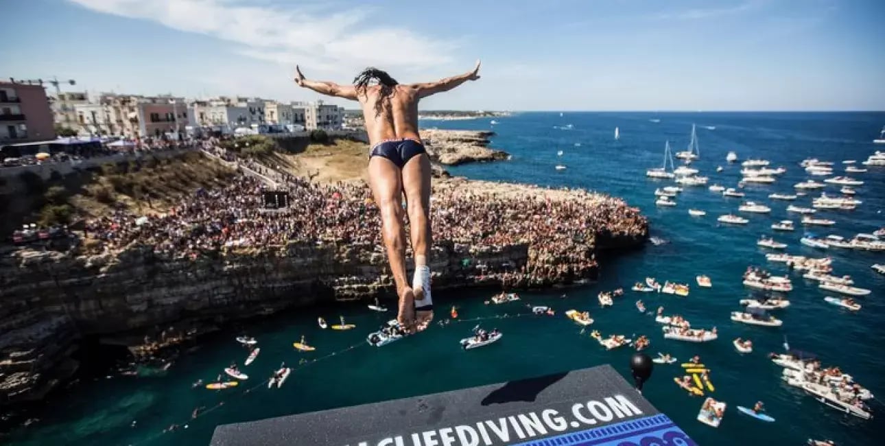 polignano-a-mare-red-bull-cliff-diving